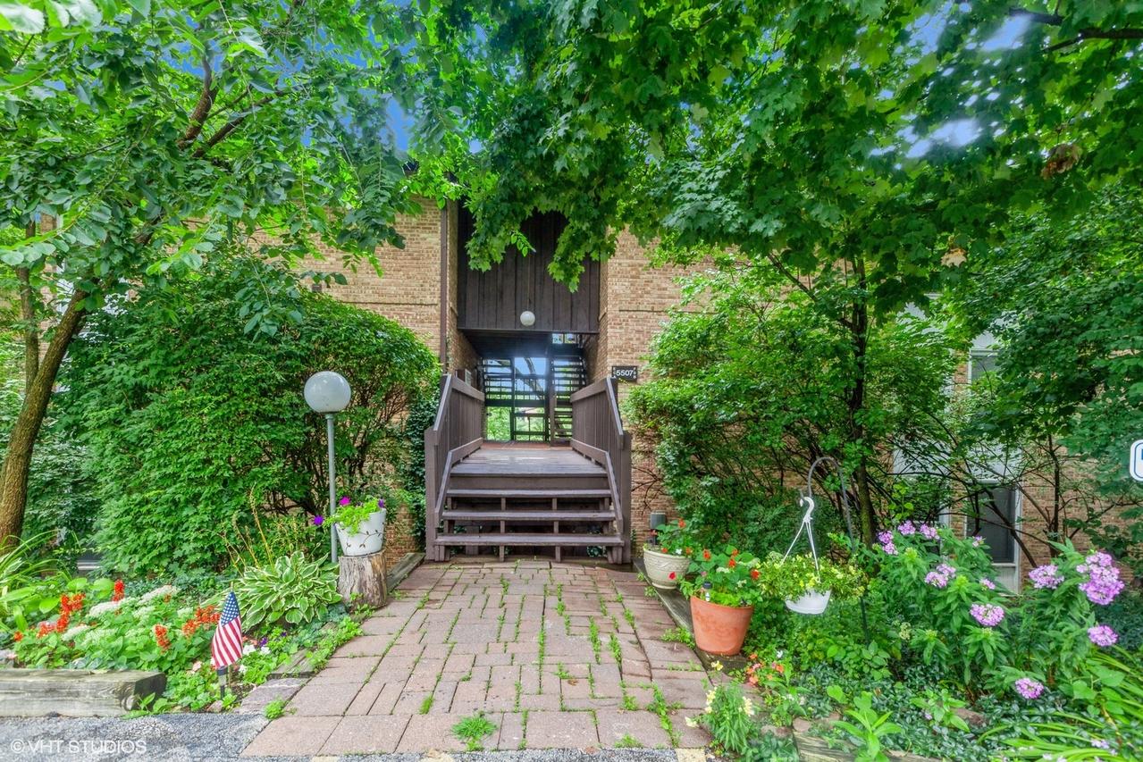 5507 E Lake Dr. #101-B, Lisle, IL 60532