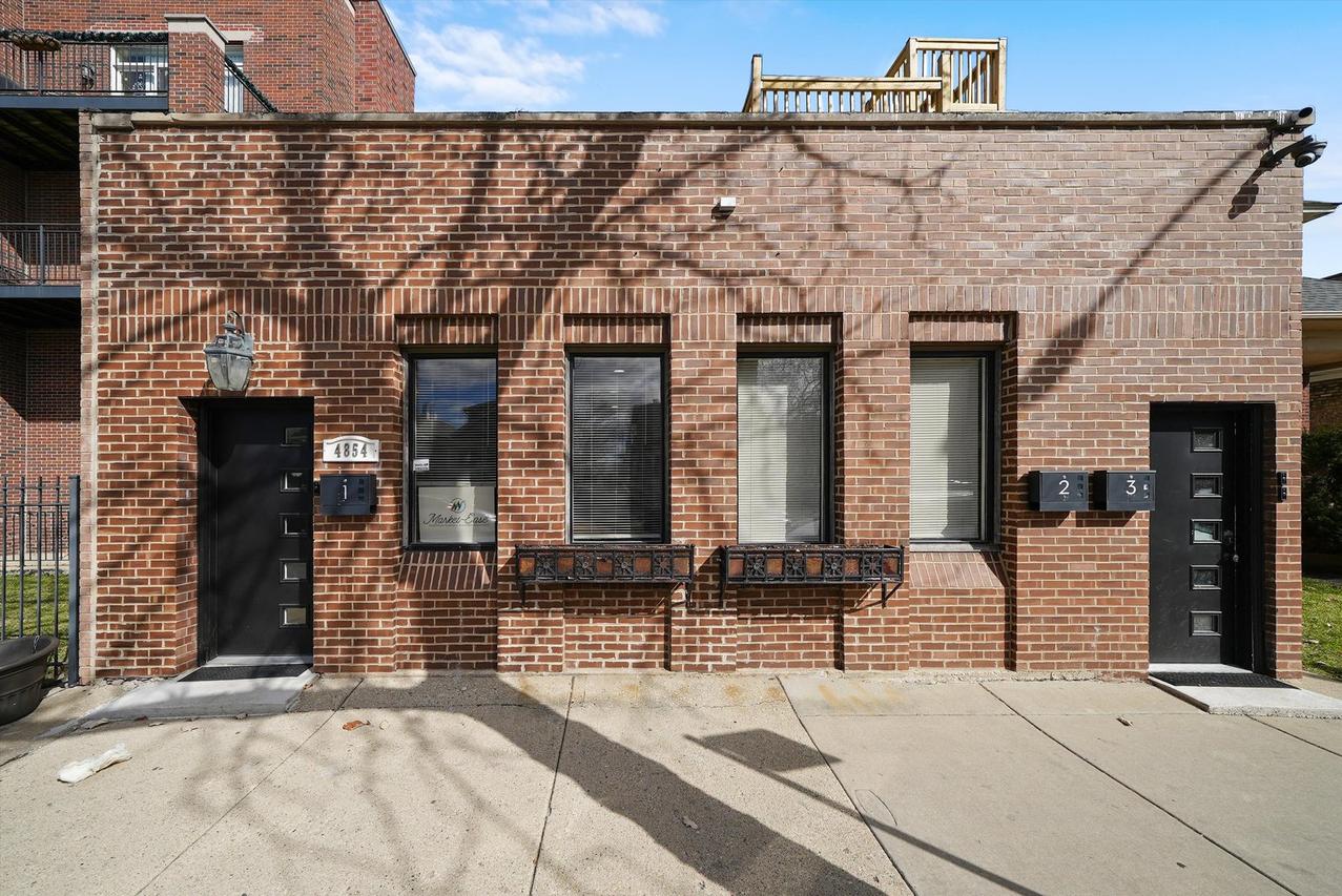 4854 W Addison St., Chicago, IL 60641