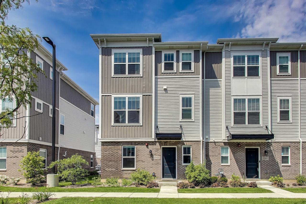 1543 Cooper St., Des Plaines, IL 60018