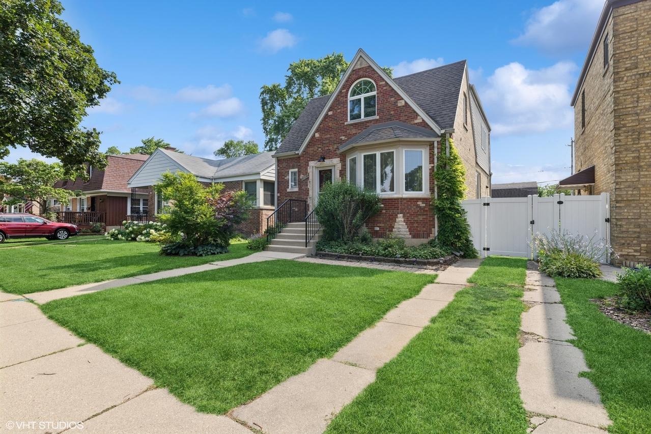 7305 N Oketo Ave., Chicago, IL 60631