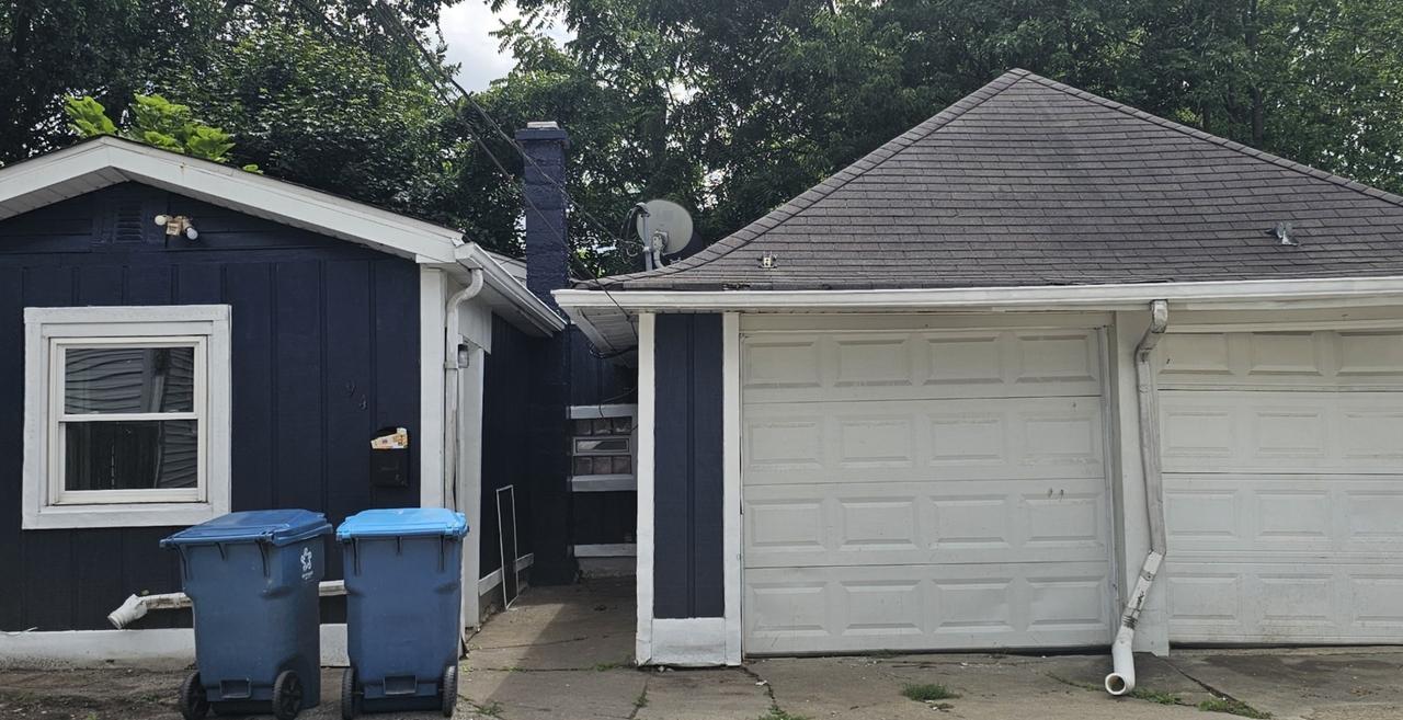949 E Benton St., Aurora, IL 60505