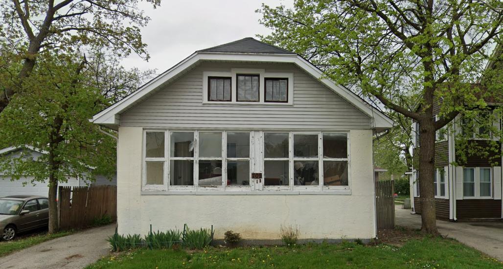 709 S River St., Aurora, IL 60506