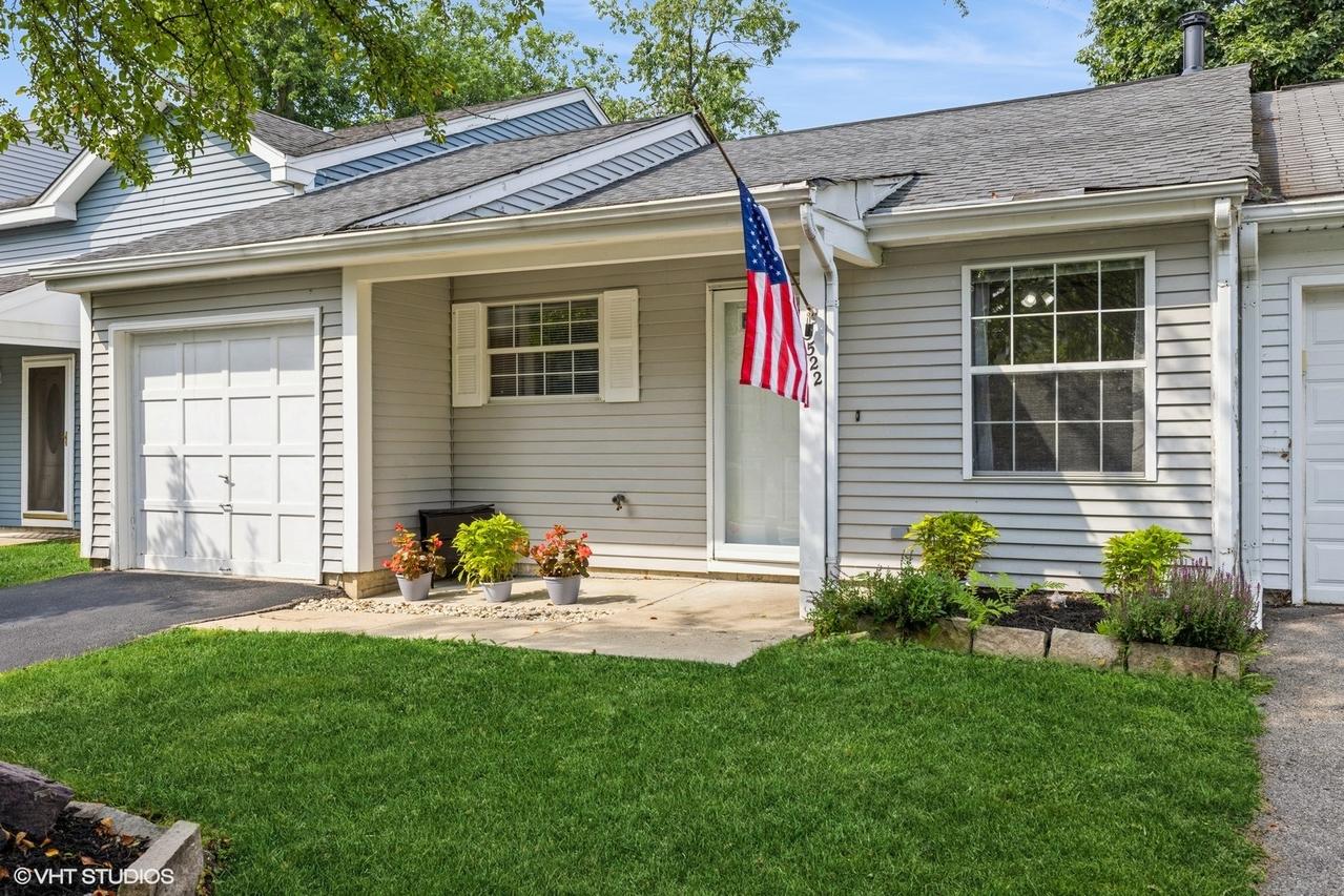 3522 Southport Dr., Island Lake, IL 60042