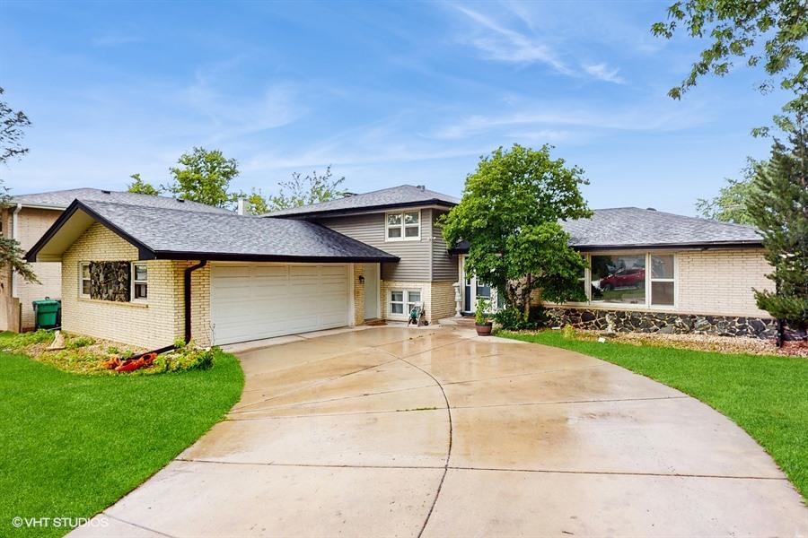 8554 Fir St., Orland Park, IL 60462