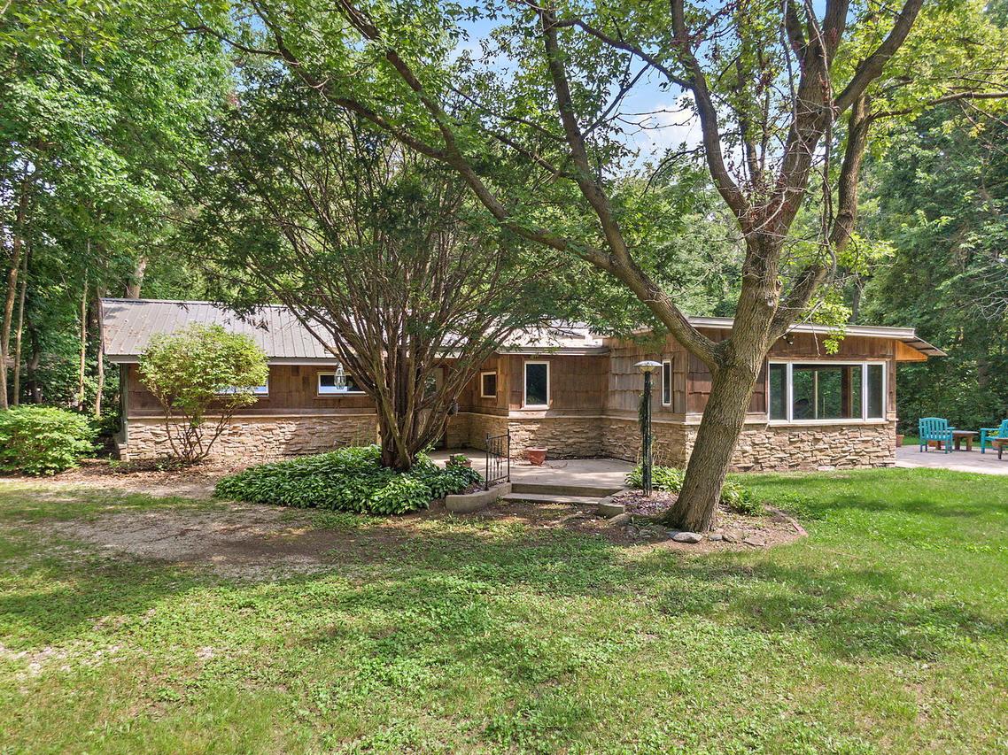 8750 Gurler Rd., Dekalb, IL 60115