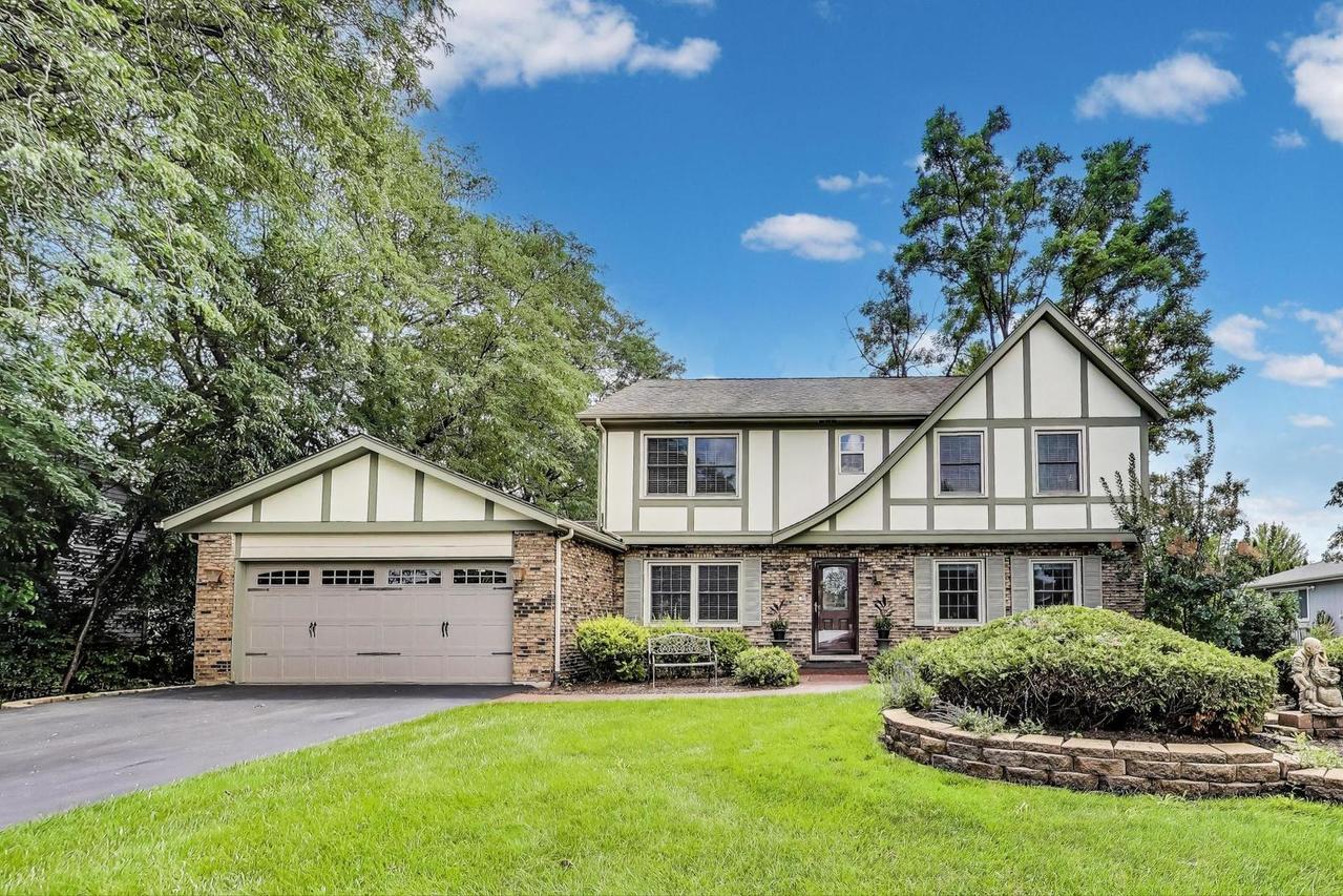 28W409 Leverenz Rd., Naperville, IL 60564