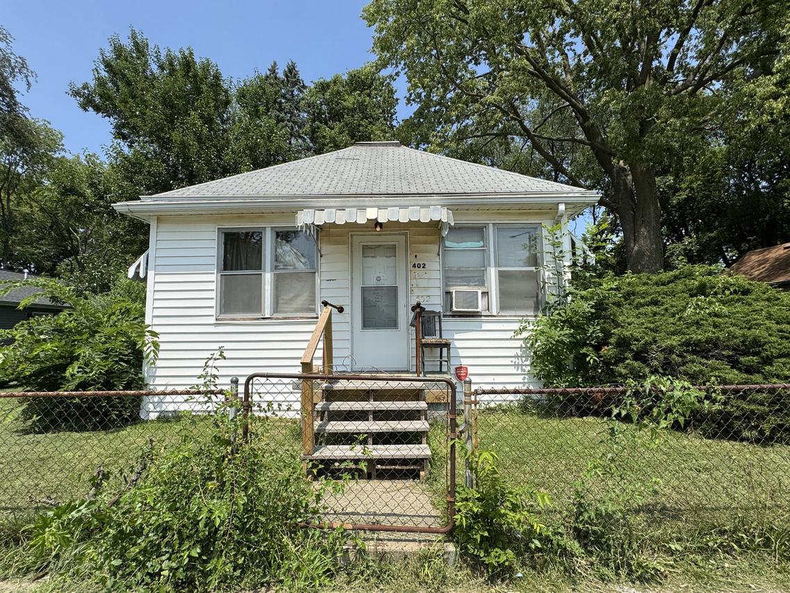 402 W Eureka St., Champaign, IL 61820