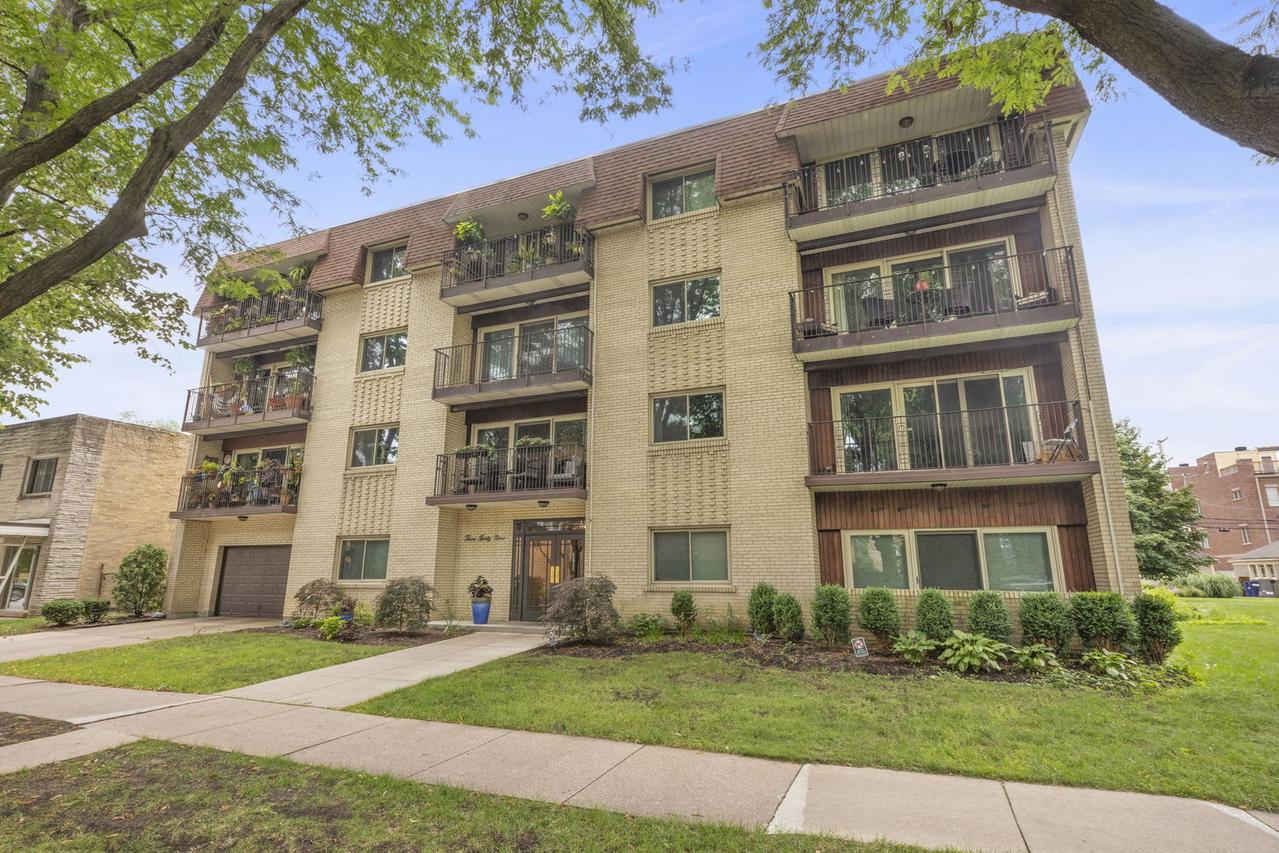 339 Home Ave. #3B, Oak Park, IL 60302