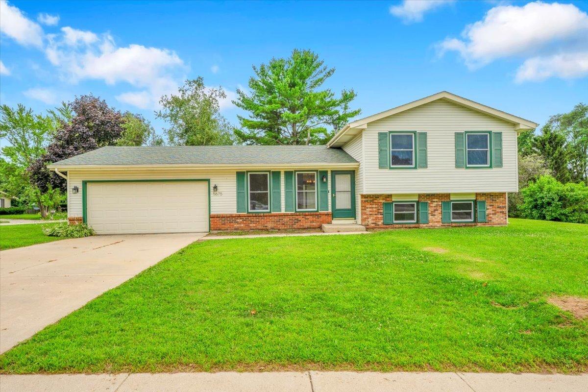 5675 Mayapple Dr., Loves Park, IL 61111