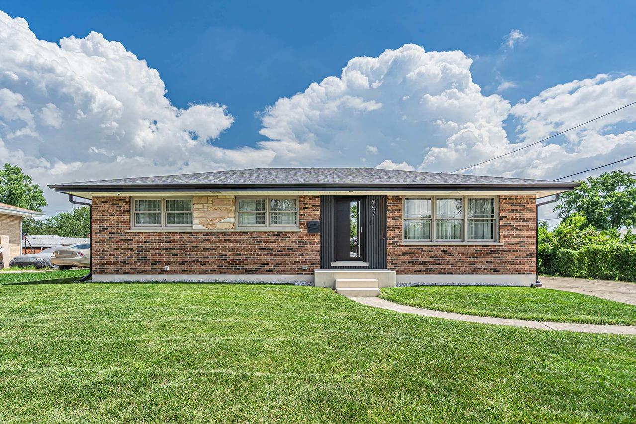 957 N Howard Ave., Addison, IL 60101