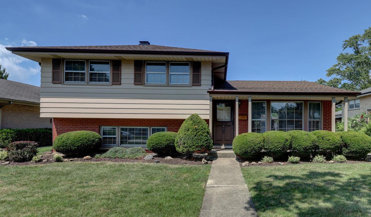 410 Dover Dr., Des Plaines, IL 60018