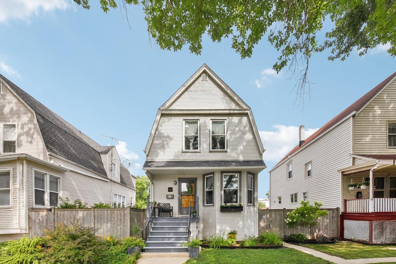 4435 N Avers Ave., Chicago, IL 60625