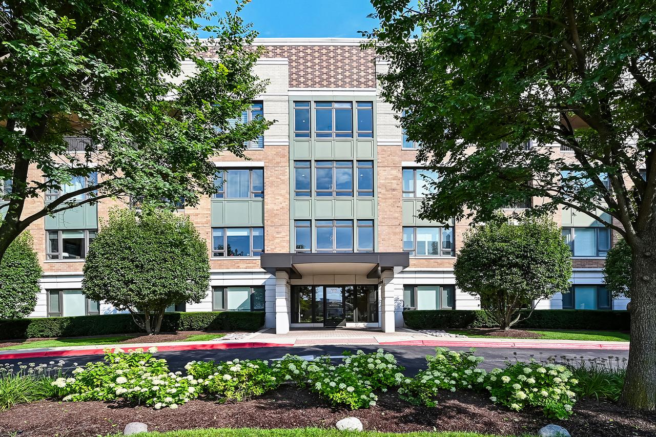 1000 Village Center Dr. #113, Burr Ridge, IL 60527