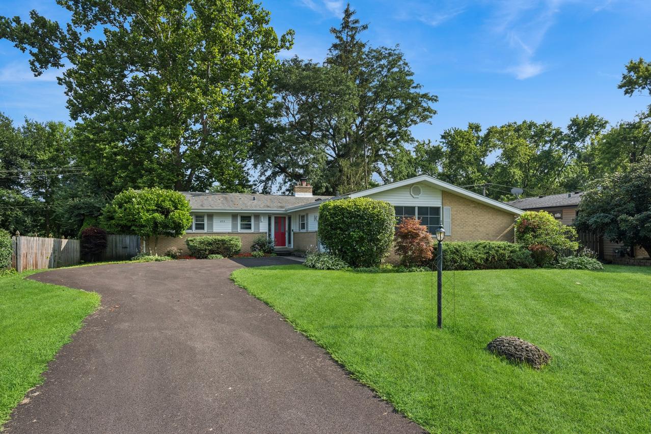 22w603 Arbor Ln., Glen Ellyn, IL 60137