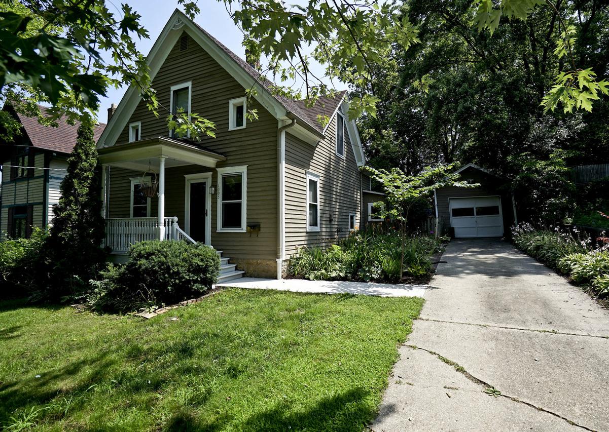 1005 C St., Rockford, IL 61107
