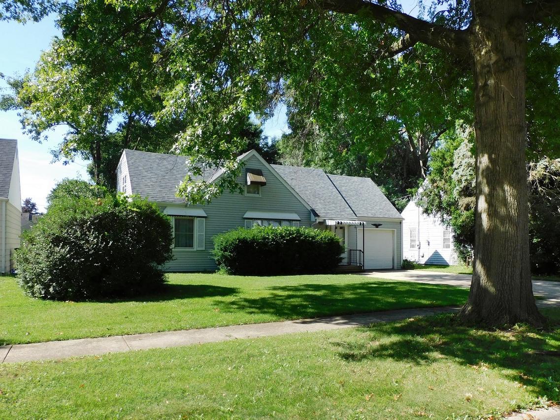 309 Burrwood Ave., Loves Park, IL 61111