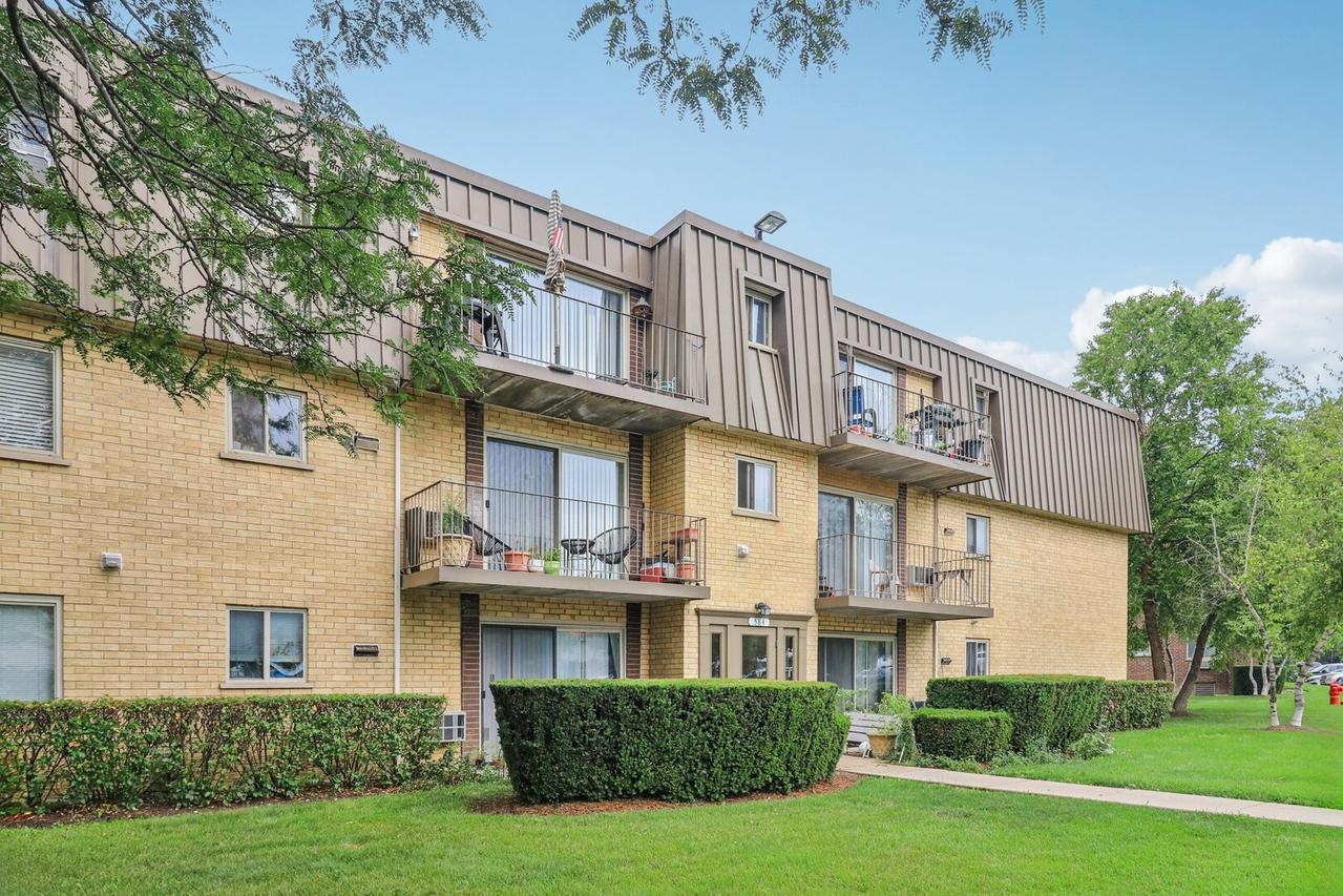 584 Fairway View Dr. #1I, Wheeling, IL 60090