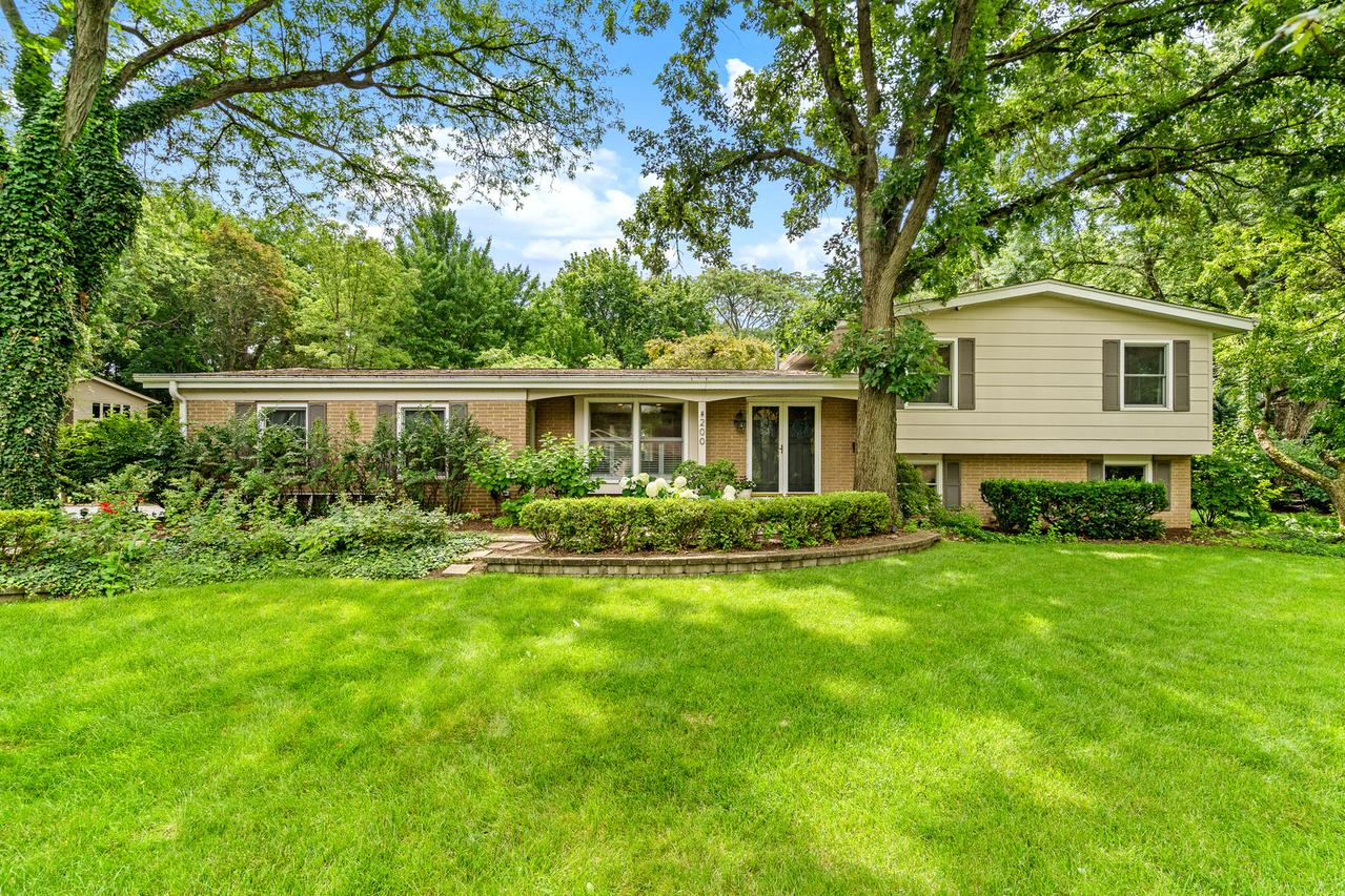 200 Blueberry Rd., Libertyville, IL 60048