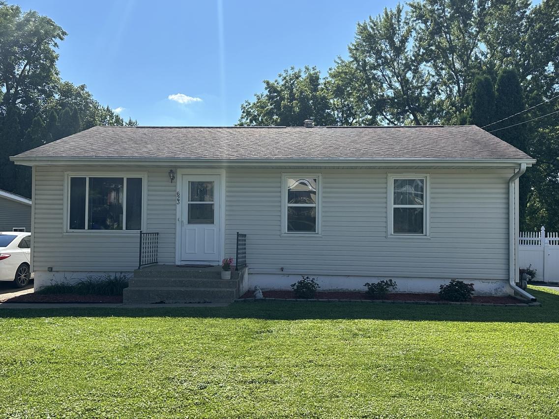623 Fourth Ave., Dixon, IL 61021