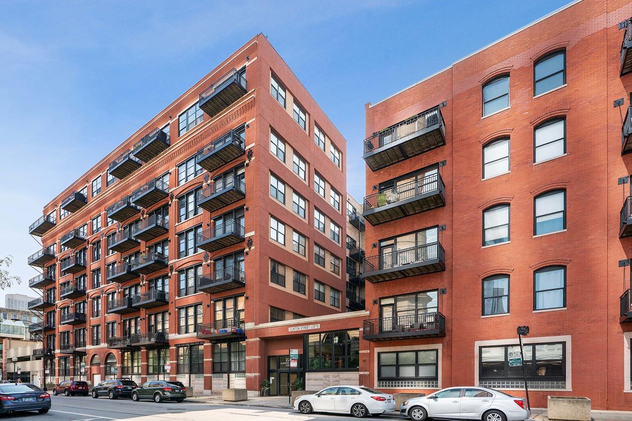 226 N Clinton St. #227, Chicago, IL 60661