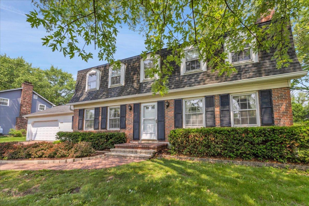 26W266 Tomahawk Dr., Wheaton, IL 60189