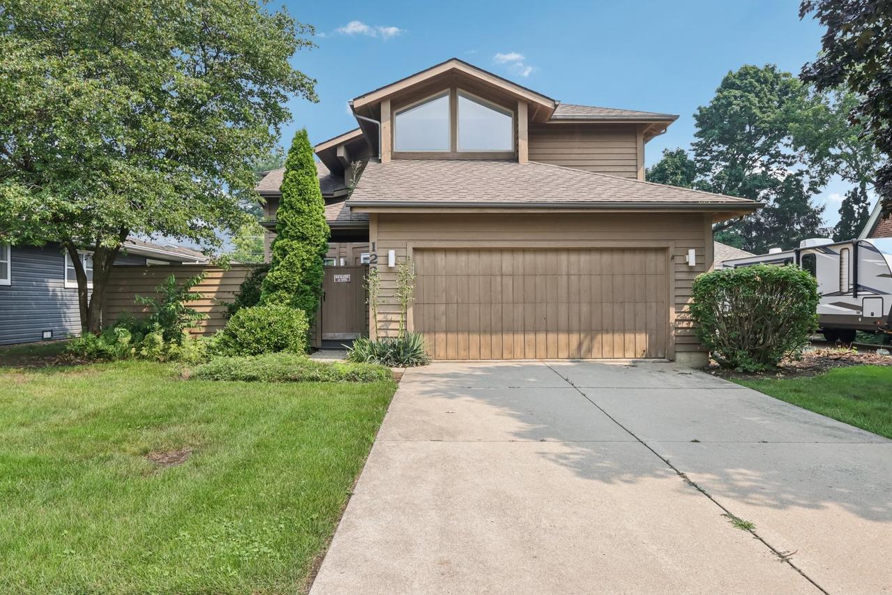 122 W Courtland St., Mundelein, IL 60060