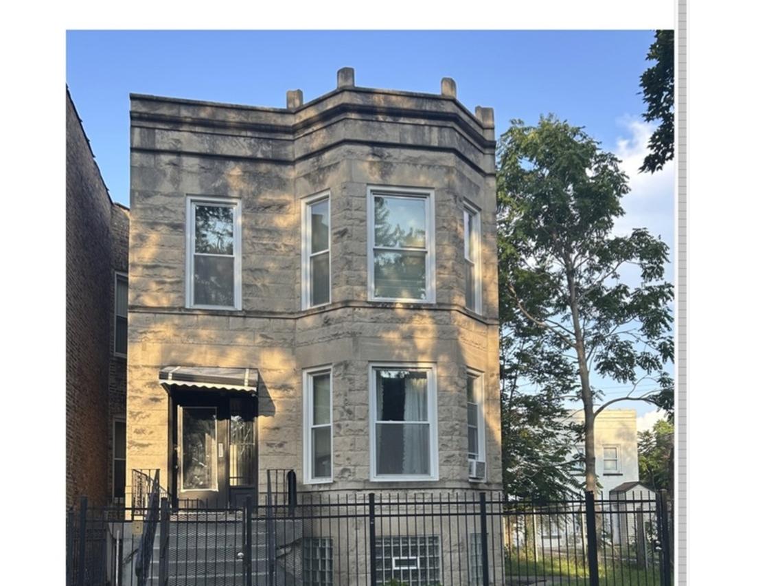 6827 S Langley Ave., Chicago, IL 60637