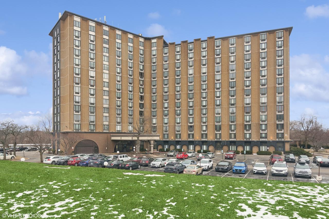 1 Renaissance Pl. #1PH, Palatine, IL 60067
