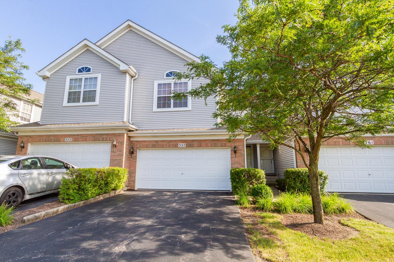 357 Lucille Ln., Schaumburg, IL 60194