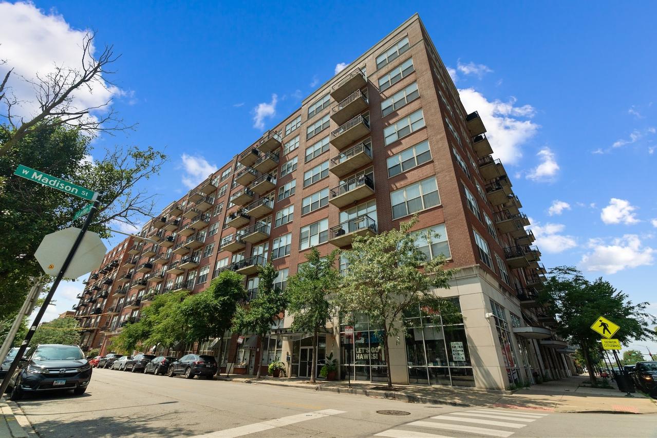 6 S Laflin St. #910, Chicago, IL 60607