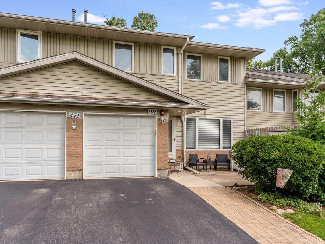 471 River Bend Rd. #107, Naperville, IL 60540