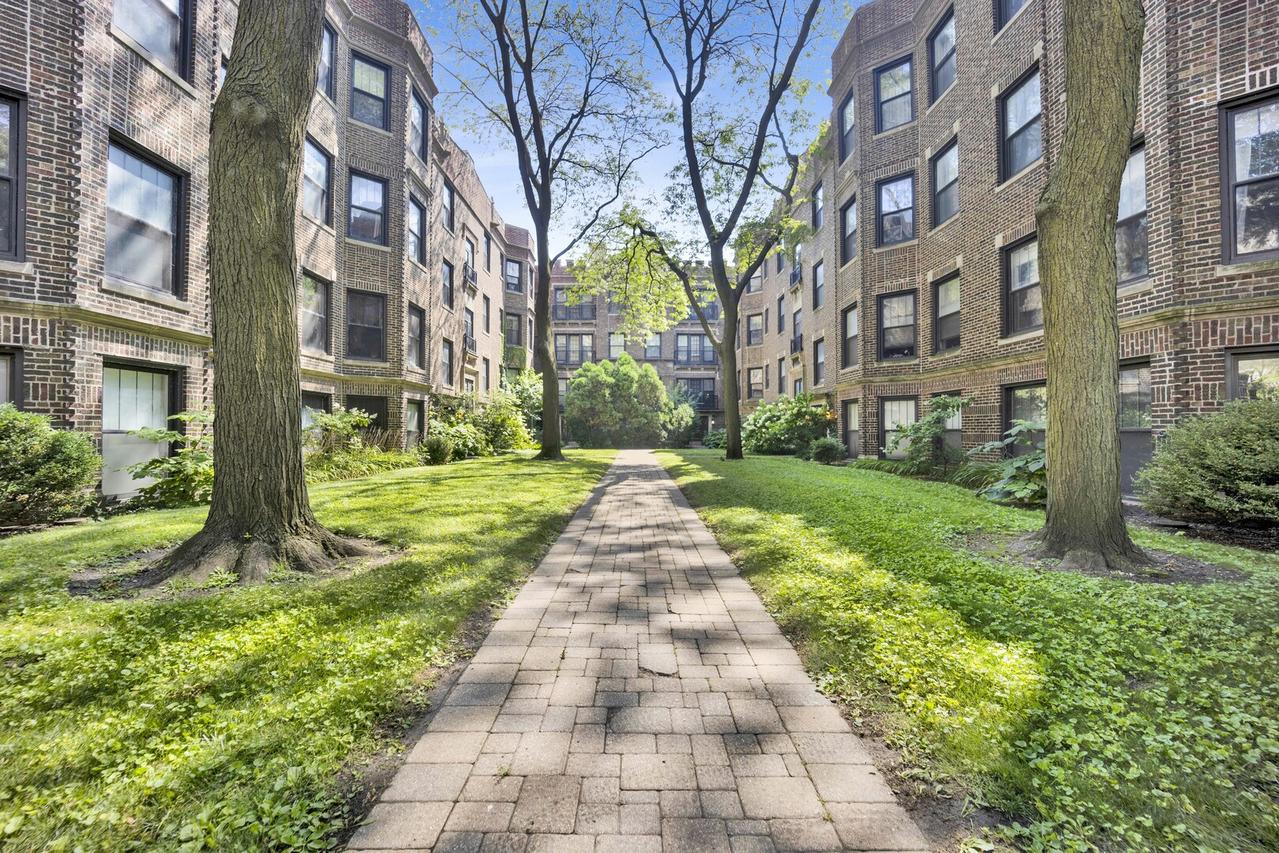 6257 N Sheridan Rd. #39, Chicago, IL 60660