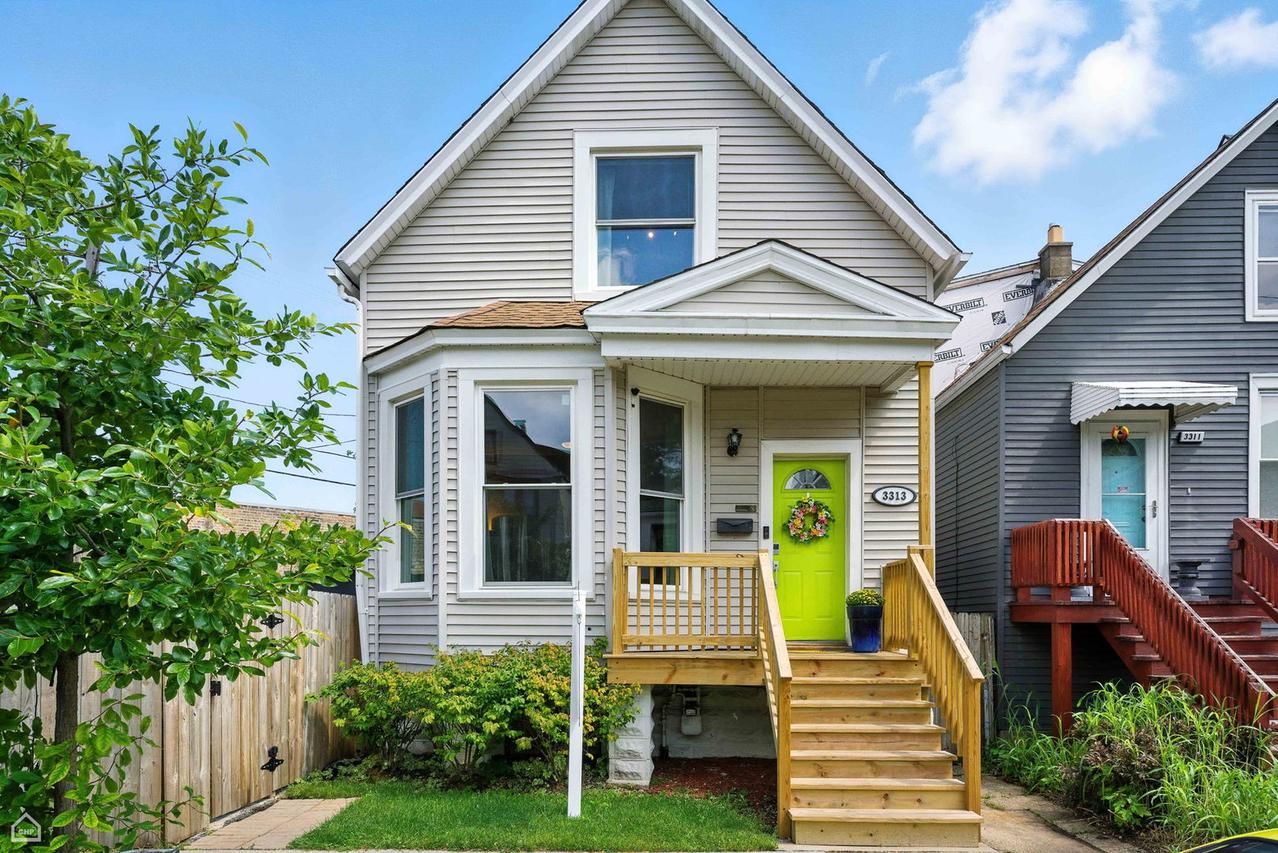 3313 N Sacramento Ave., Chicago, IL 60618