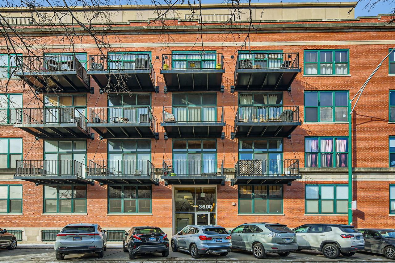 3500 S Sangamon St. #214, Chicago, IL 60609