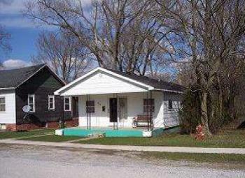 703 S Spruce St., Villa Grove, IL 61956