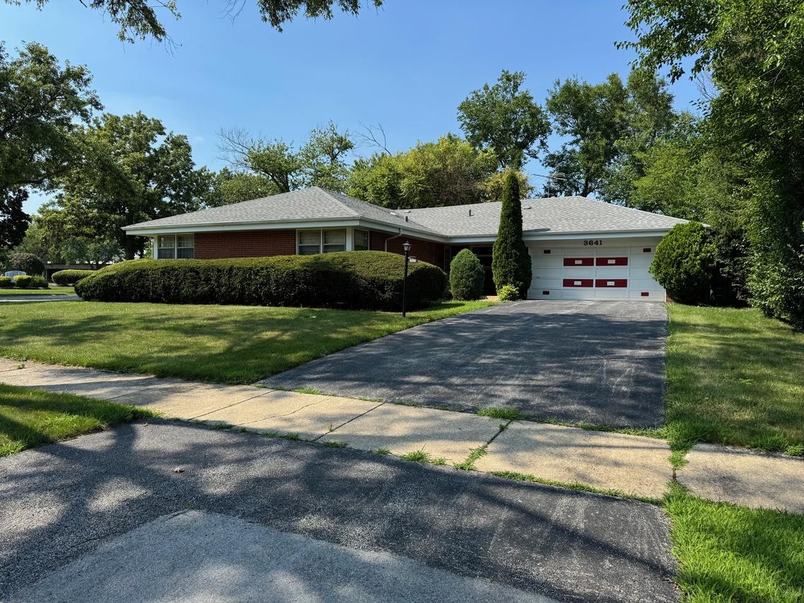3641 W Beech St., Flossmoor, IL 60422