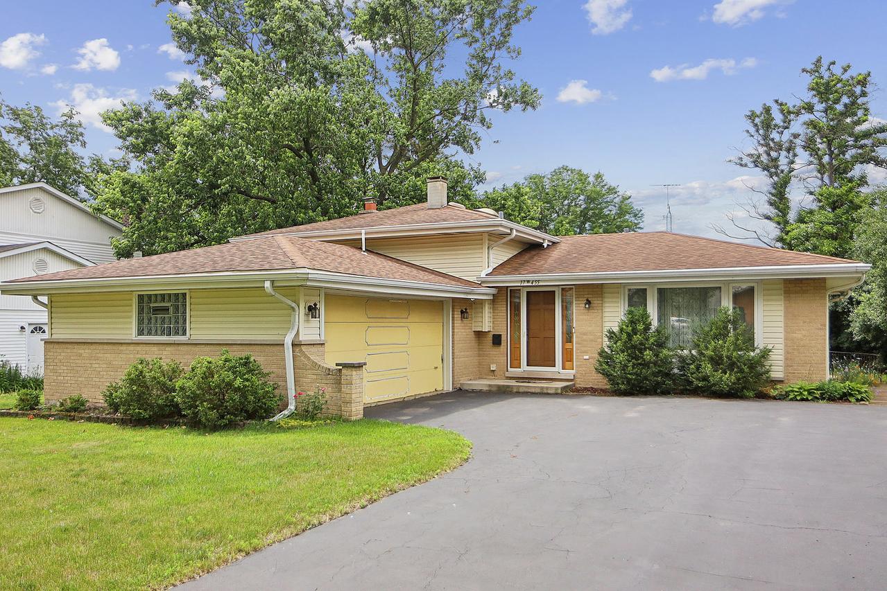 17W455 Concord Pl., Darien, IL 60561