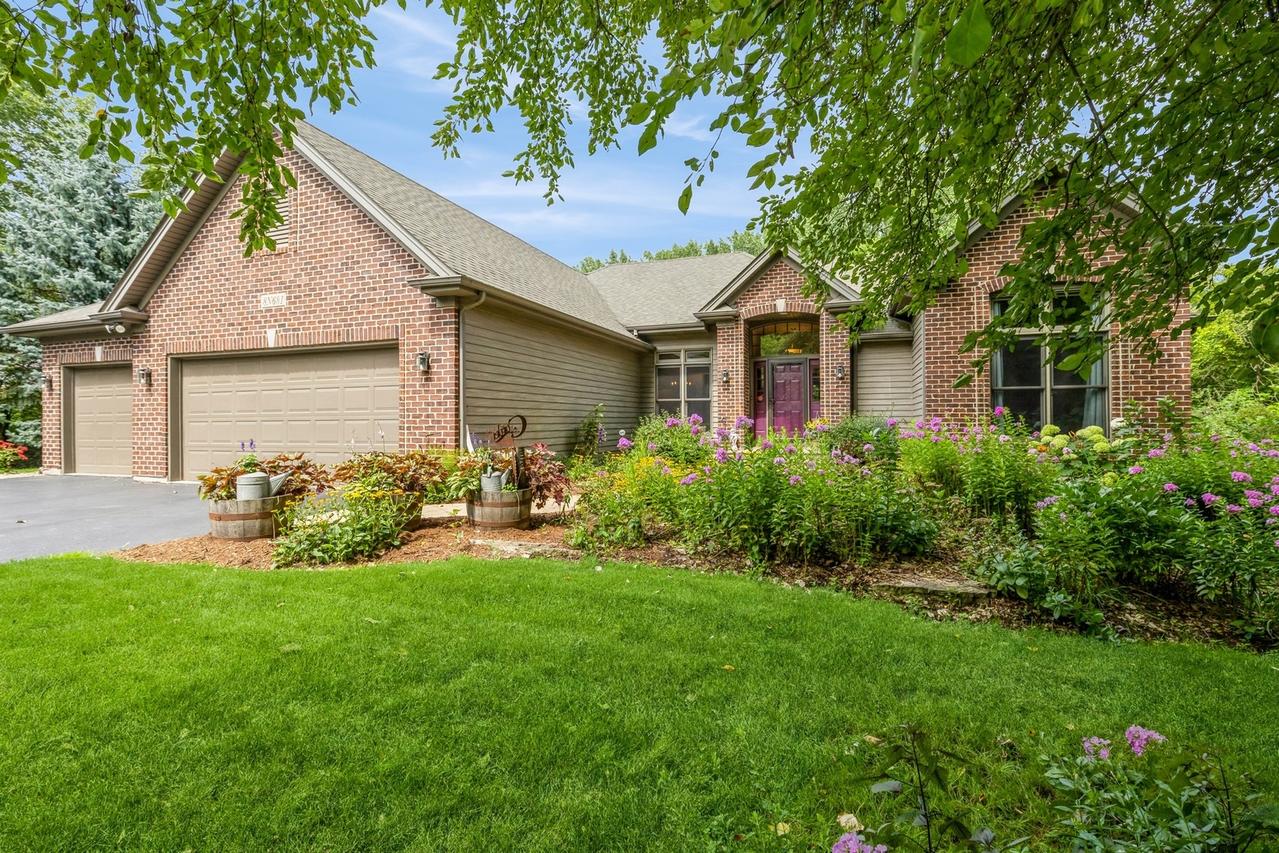 8N681 Edgewood Rd., Elgin, IL 60124