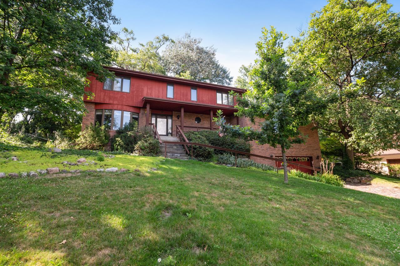 9940 S Wood Ln., Palos Hills, IL 60465