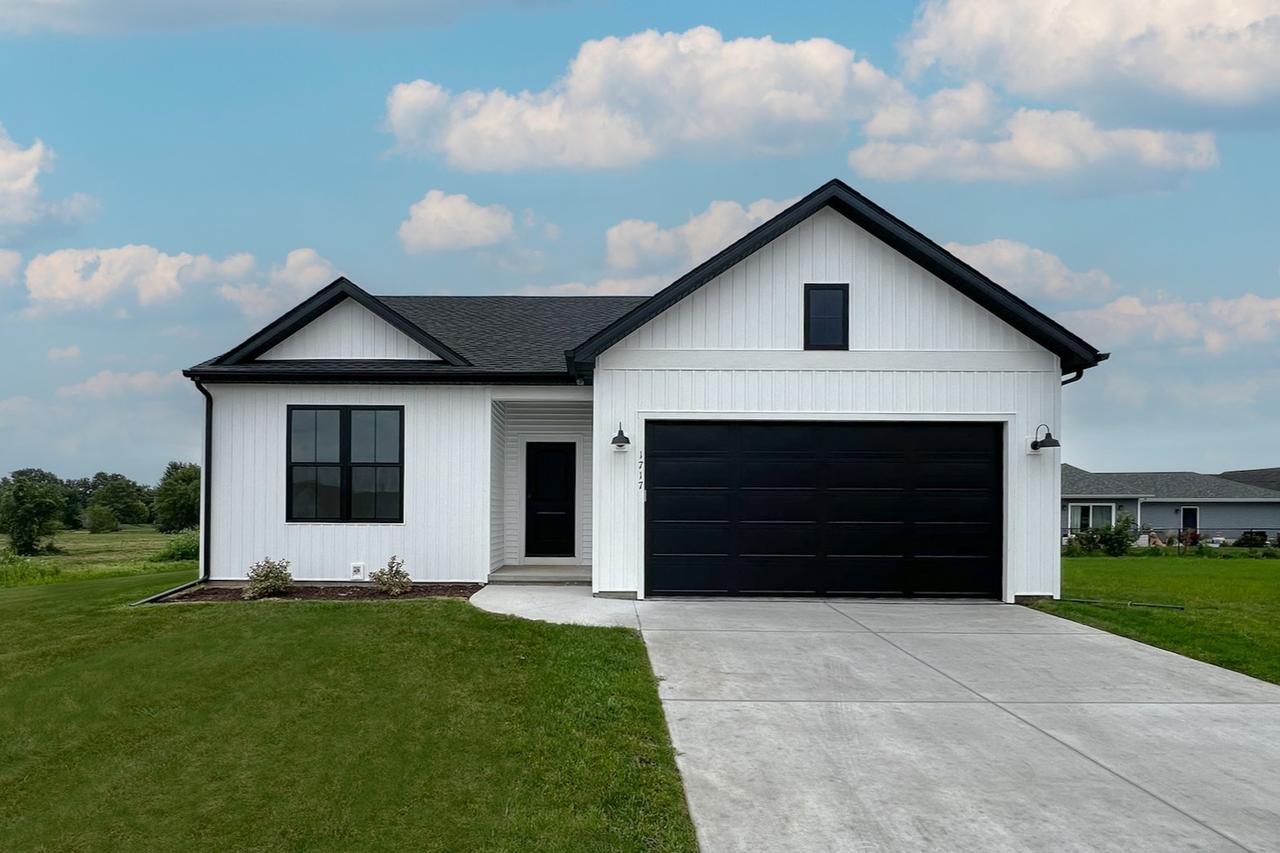 Lot B6 W Paw Paw Ave., Cortland, IL 60112