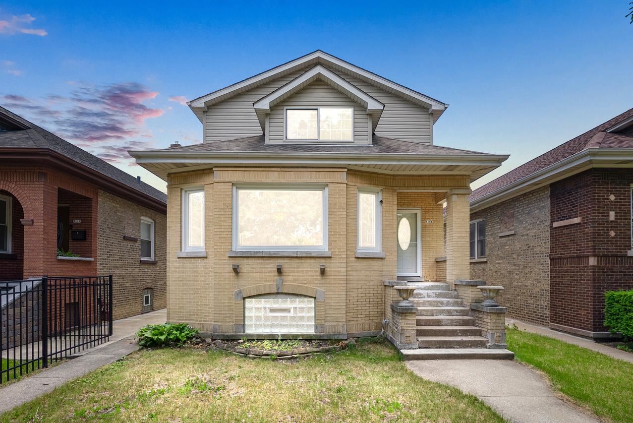 5121 W Newport Ave., Chicago, IL 60641