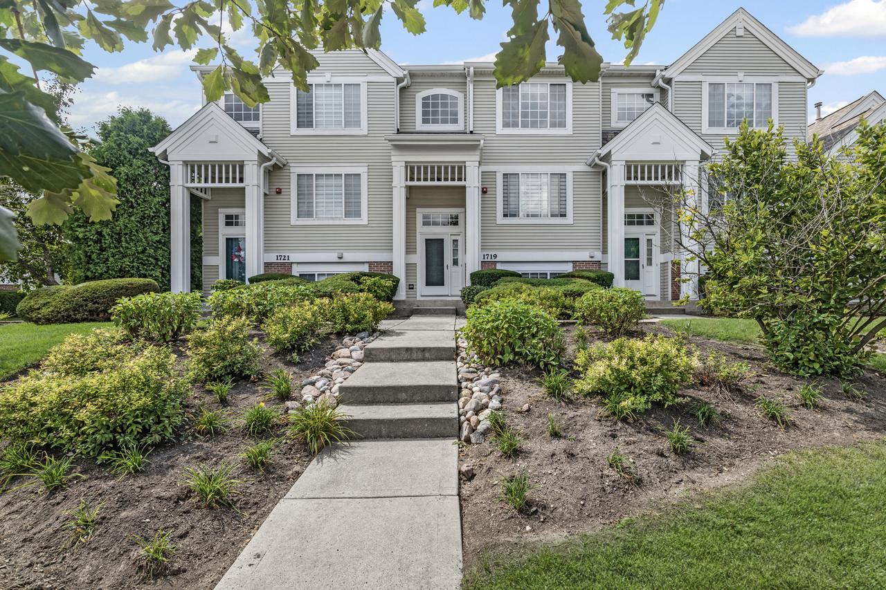1719 Sienna Ct., Wheeling, IL 60090