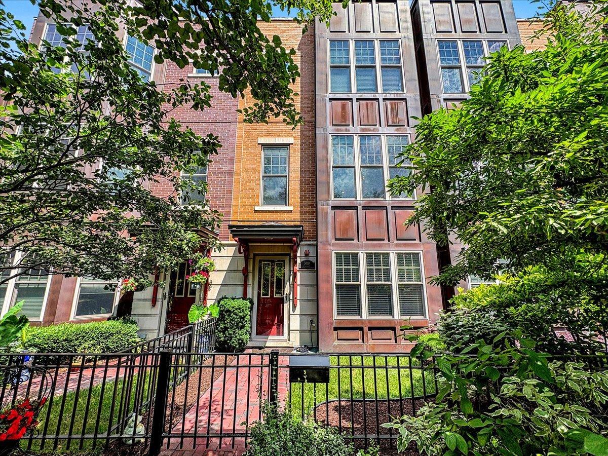 3010 W Newport Ave., Chicago, IL 60618