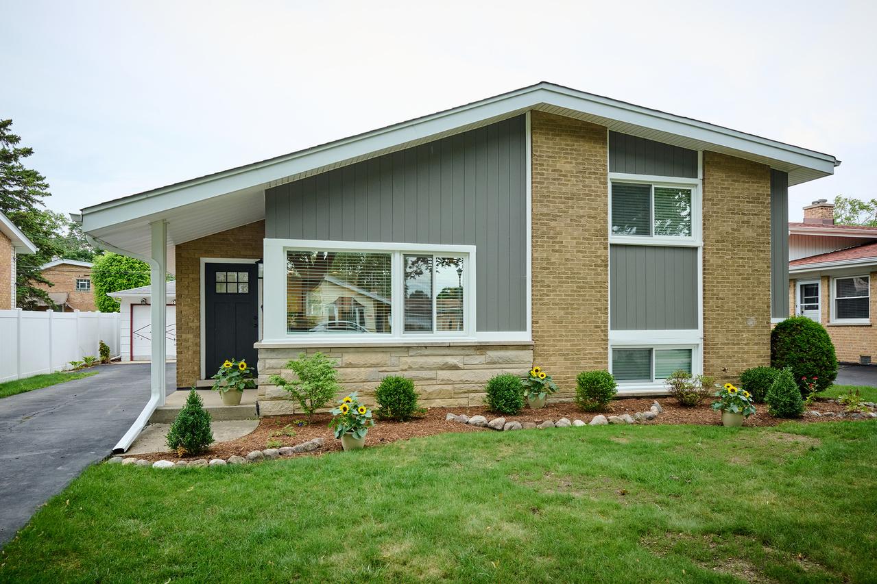 8926 Natoma Ave., Morton Grove, IL 60053