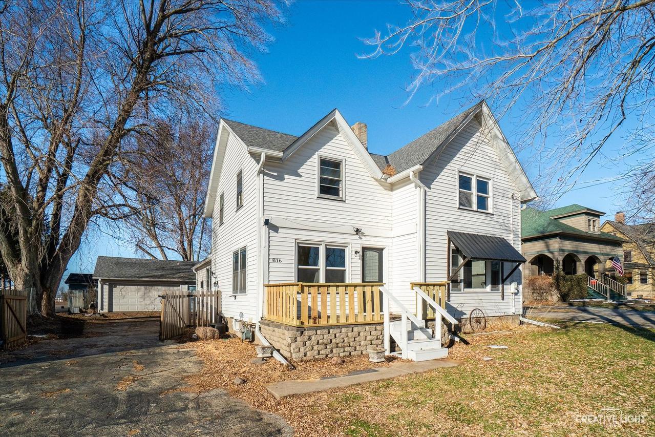 816 S Ottawa St., Earlville, IL 60518