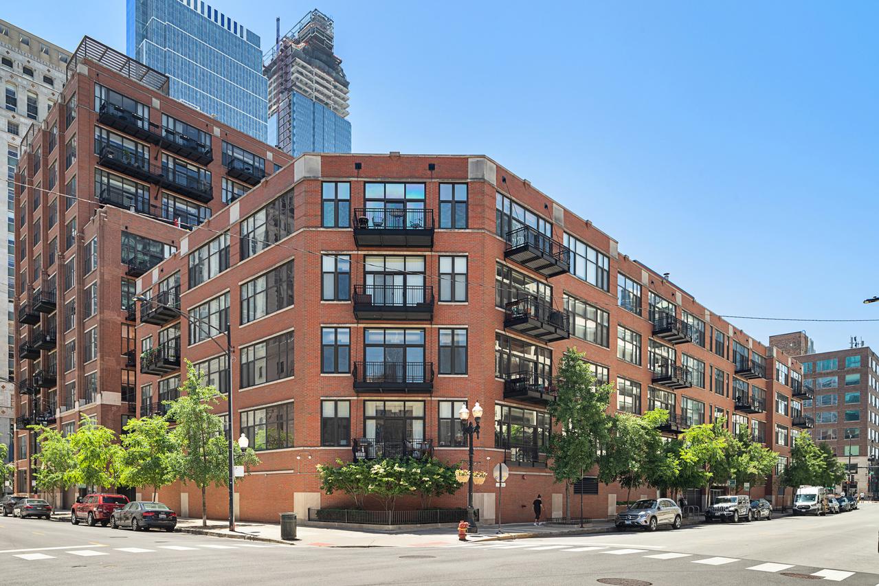333 W Hubbard St. #704, Chicago, IL 60654
