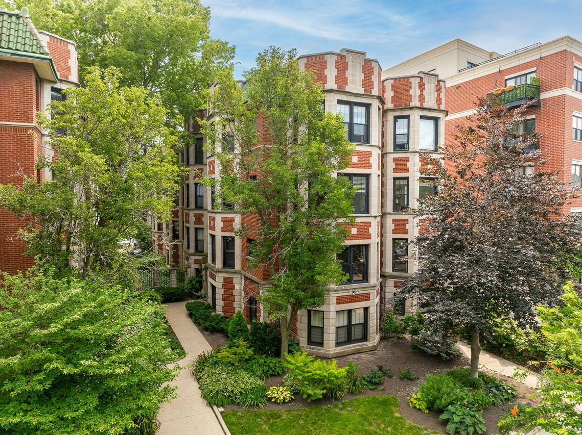 7631 N Eastlake Ter. #2A-3A, Chicago, IL 60626