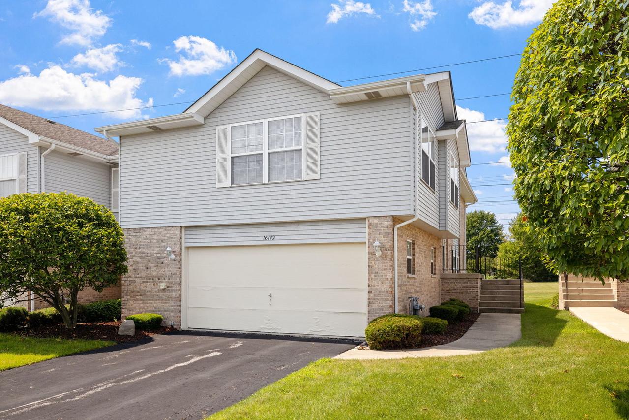 16142 Bormet Dr., Tinley Park, IL 60477