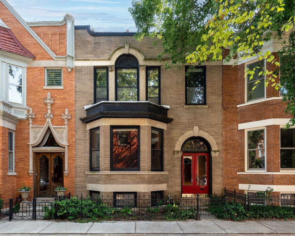 3837 N Alta Vista Ter., Chicago, IL 60613