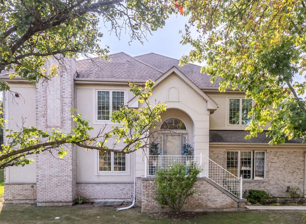 1 Beaconsfield Ct., Lincolnshire, IL 60069
